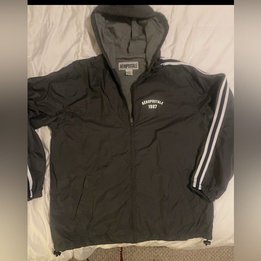 Men’s Aeropostale Charcoal Hooded Windbreaker - Picture 1 of 7